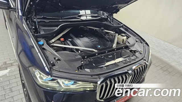 BMW X7 2021