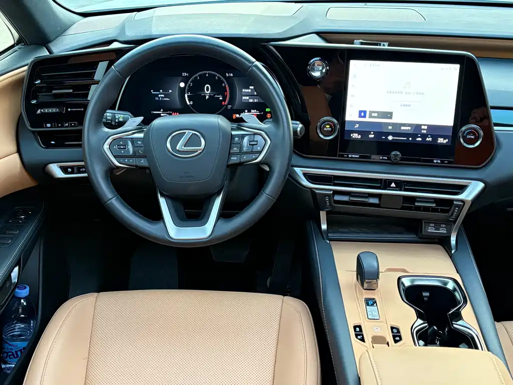 Lexus RX 2025