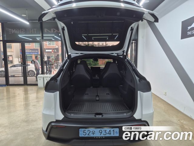 Tesla Model Y 2026