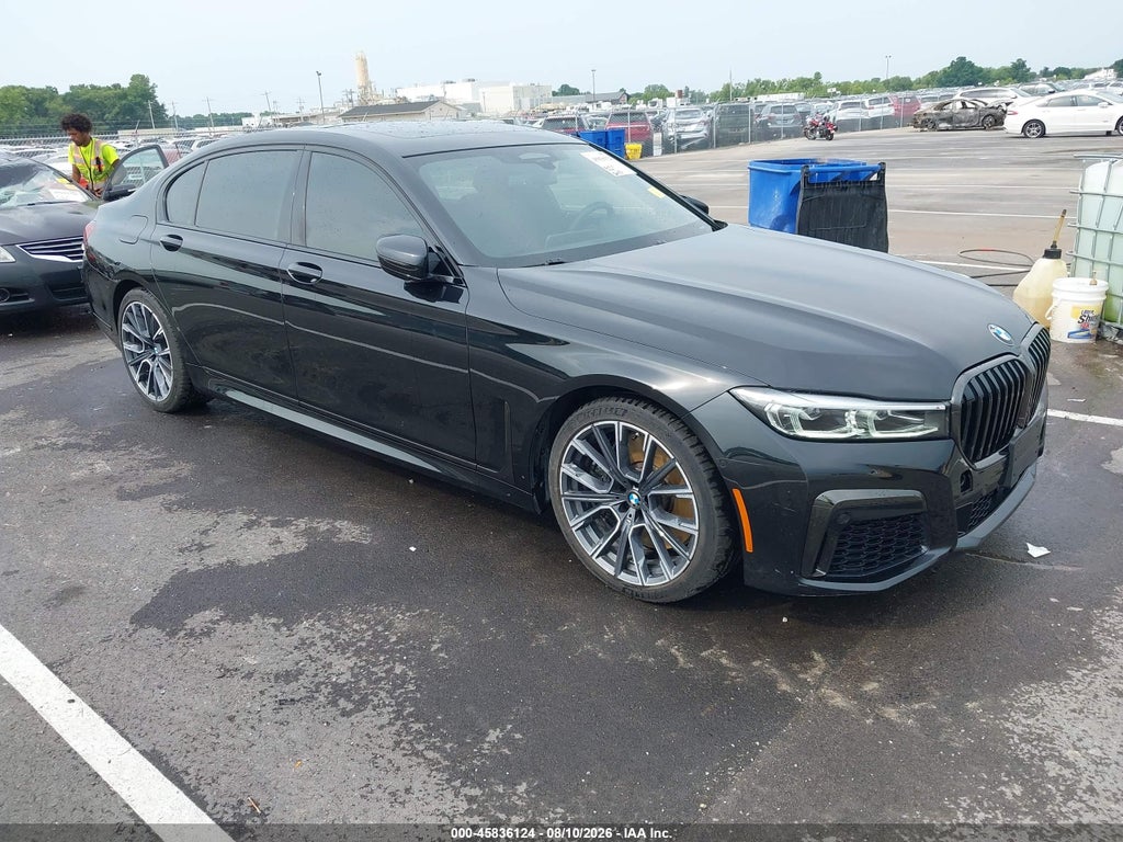 BMW 750 2022