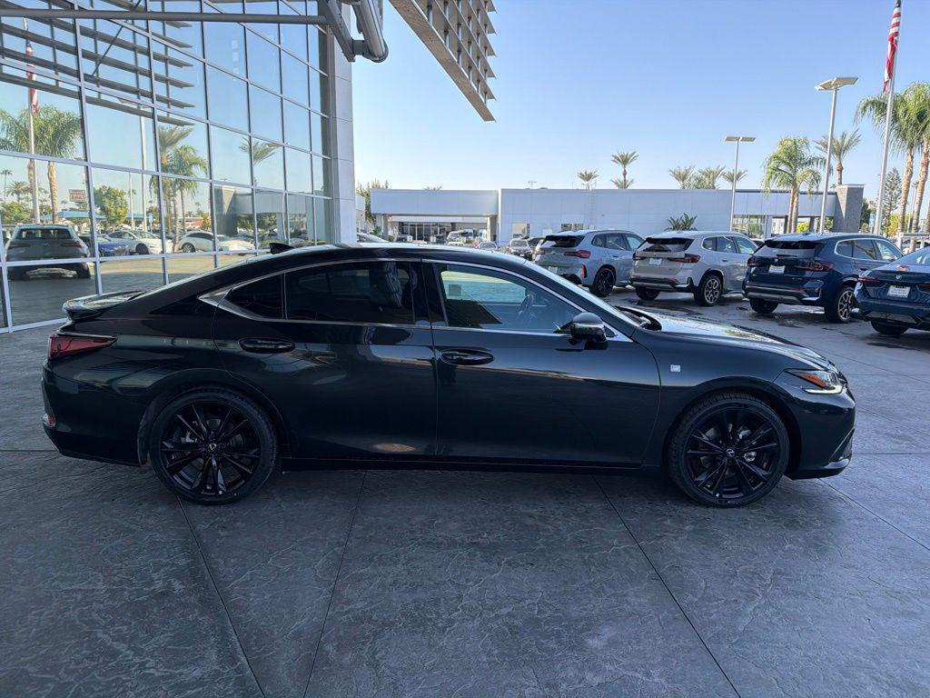 Lexus ES 2024
