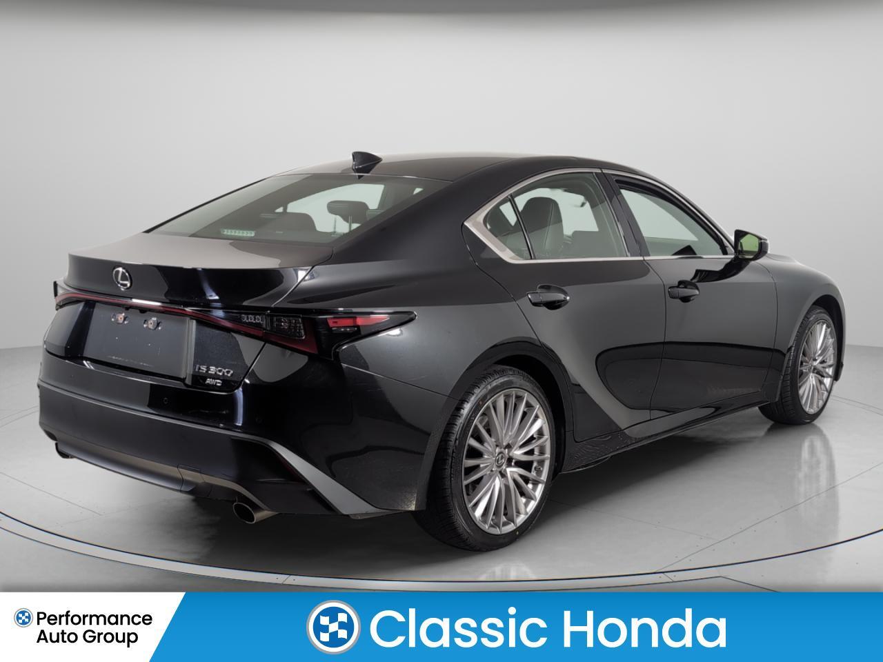 Lexus IS 2021