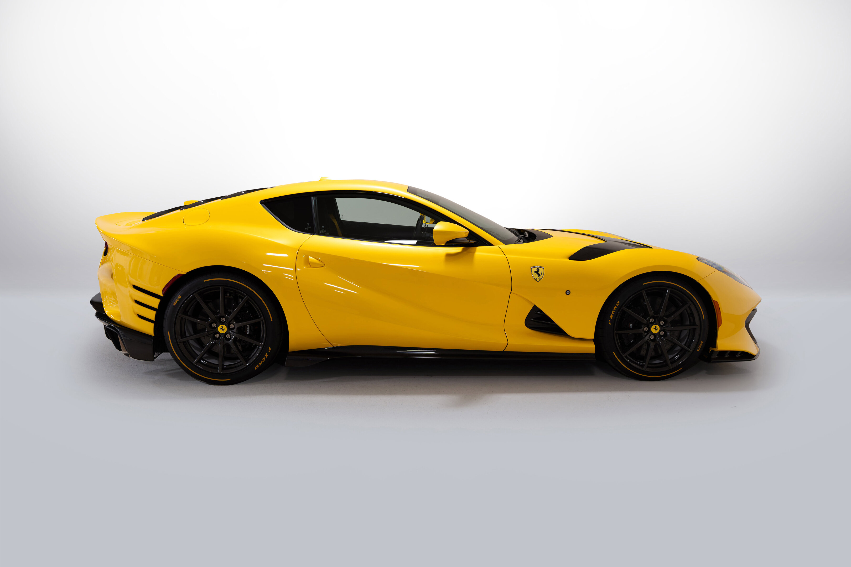 Ferrari 812 2022