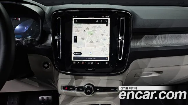 Volvo XC40 2024