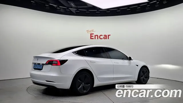 Tesla Model 3 2020