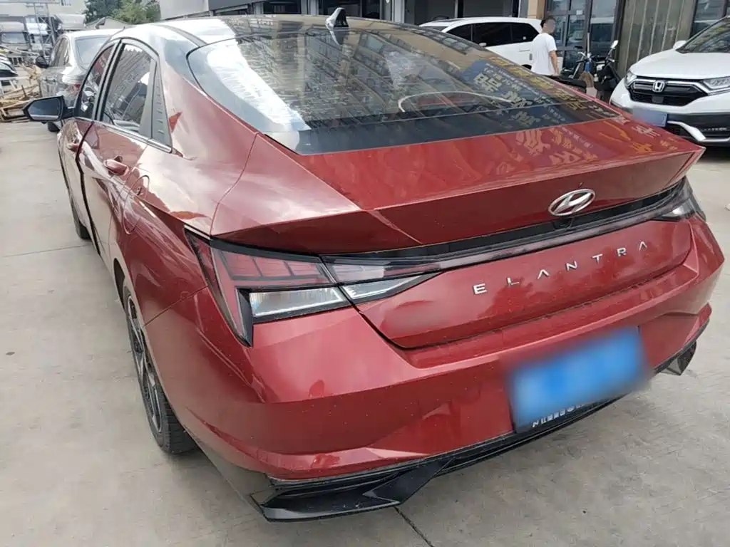 Hyundai Elantra 2022