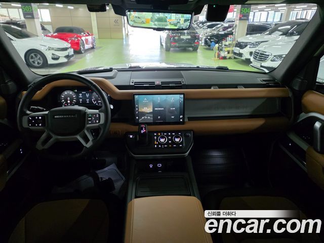 Land Rover Defender 2024