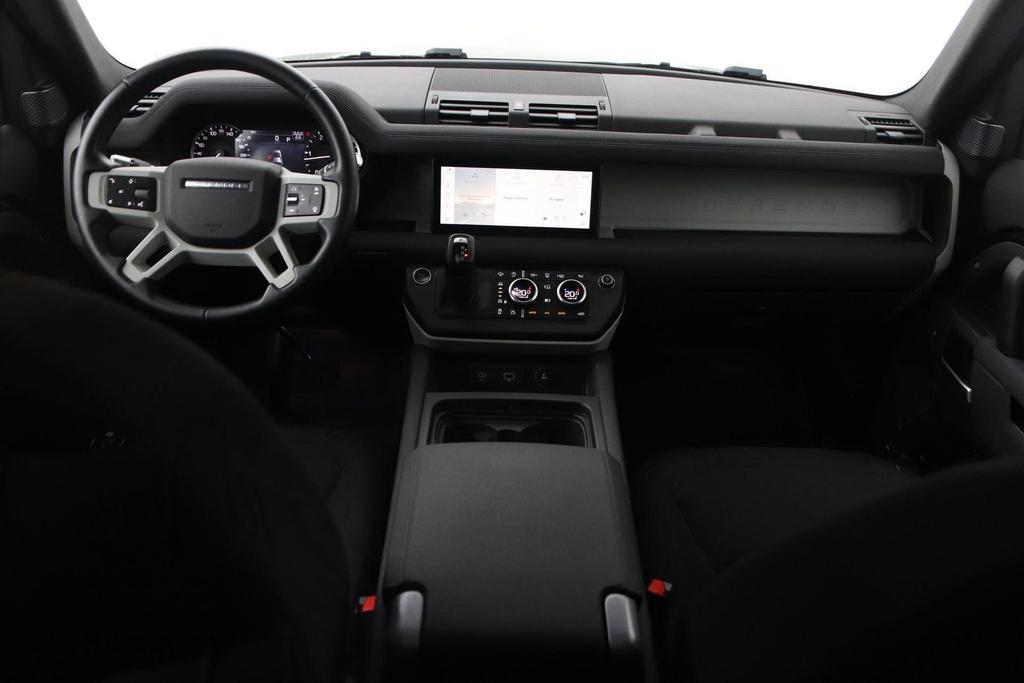 Land Rover Defender 2021
