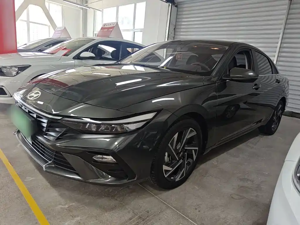 Hyundai Elantra 2024