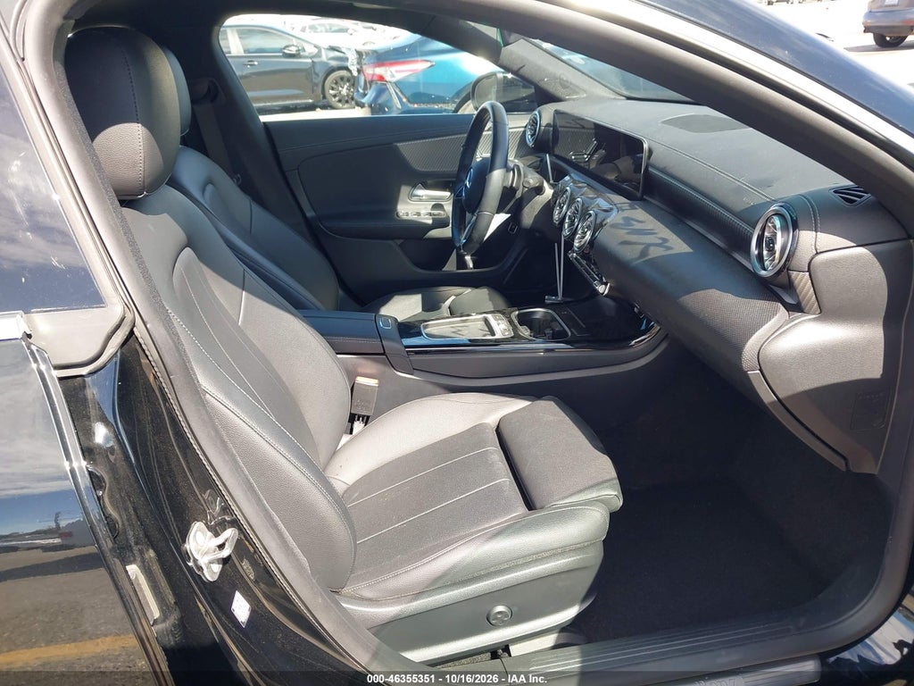 Mercedes-Benz CLA 2025