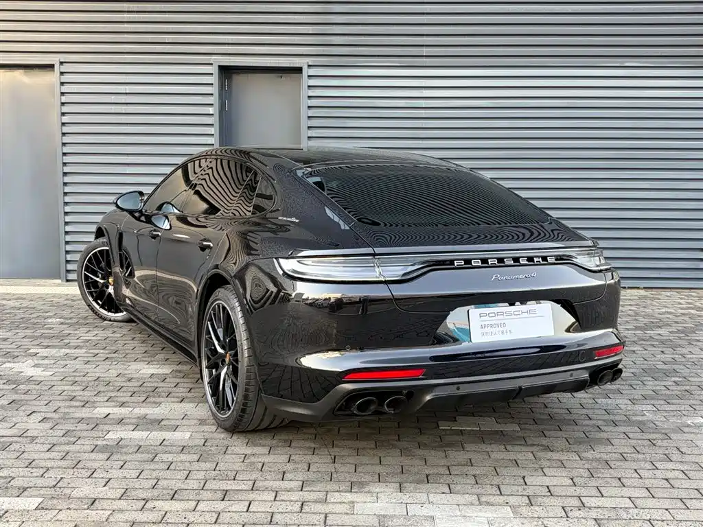 Porsche Panamera 2023