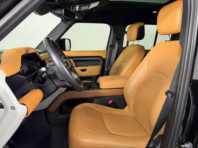 Land Rover Defender 2023
