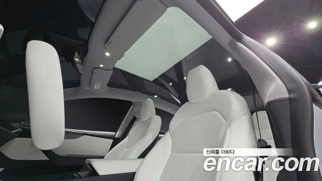 Tesla Model Y 2025