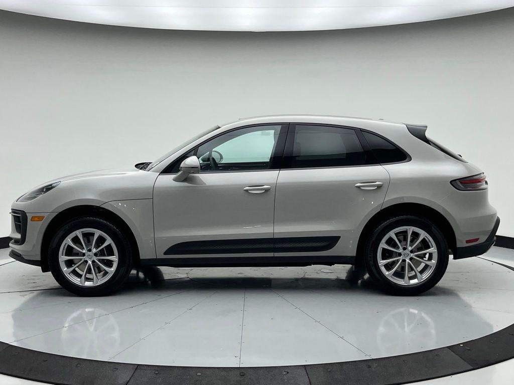 Porsche Macan 2025