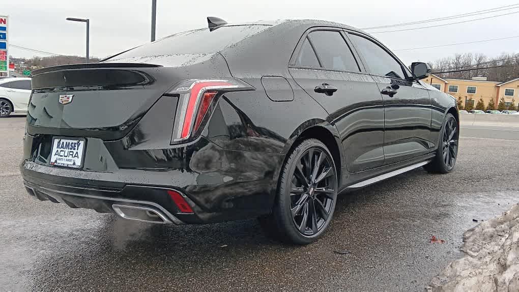 Cadillac CT4 2021