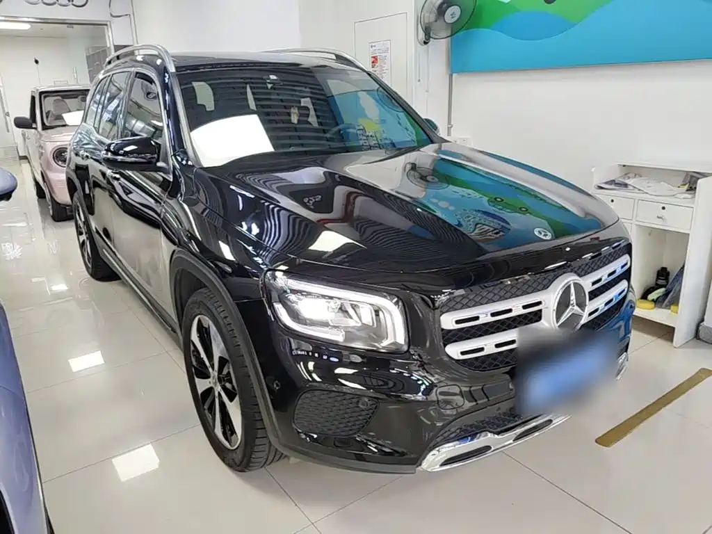 Mercedes-Benz GLB 2023
