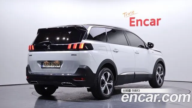 Peugeot 5008 2021