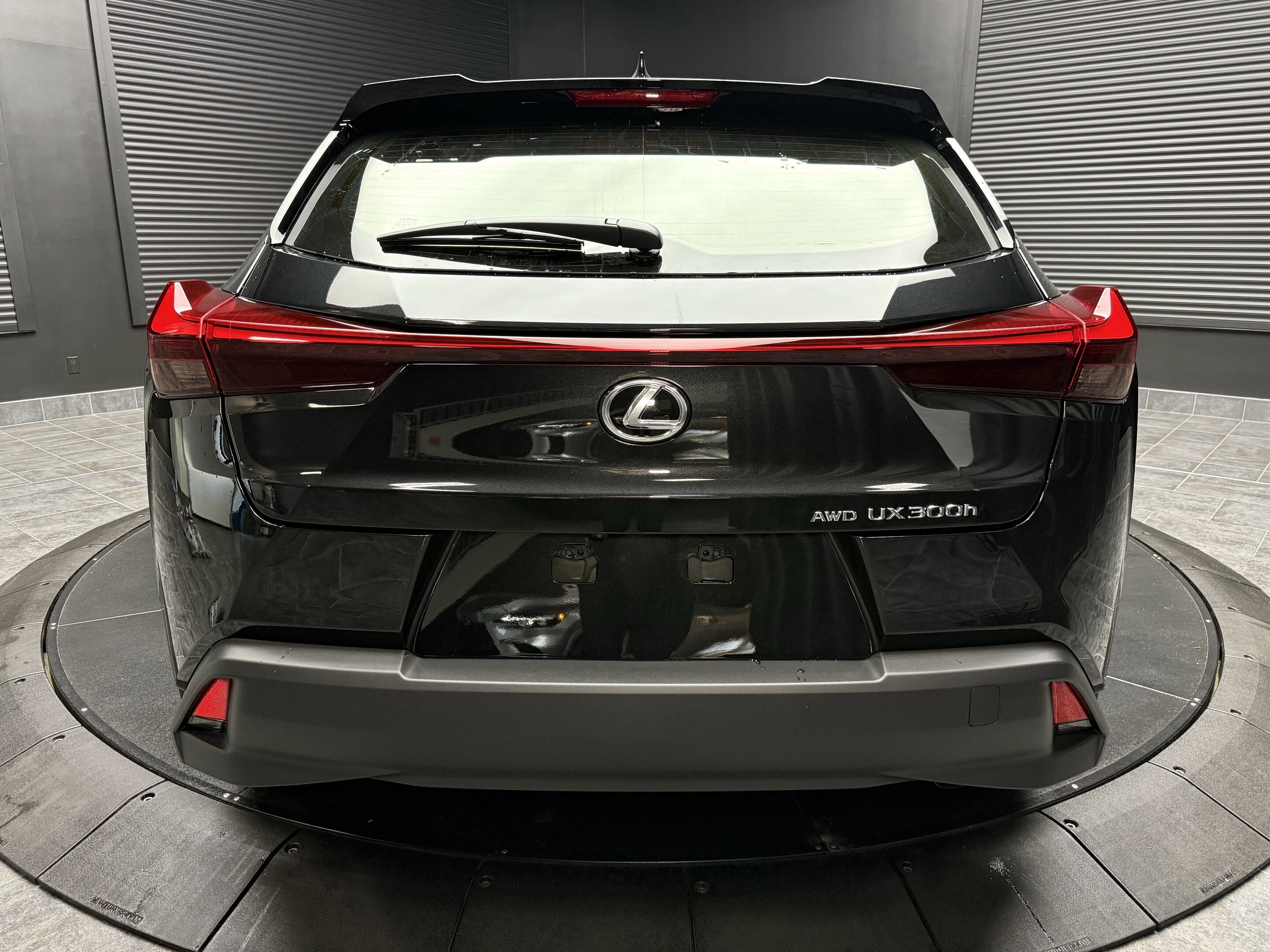 Lexus UX 2025
