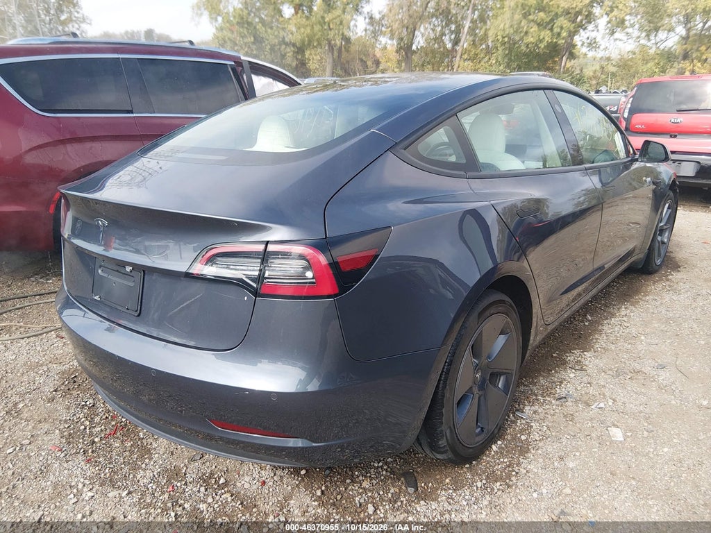 Tesla Model 3 2022