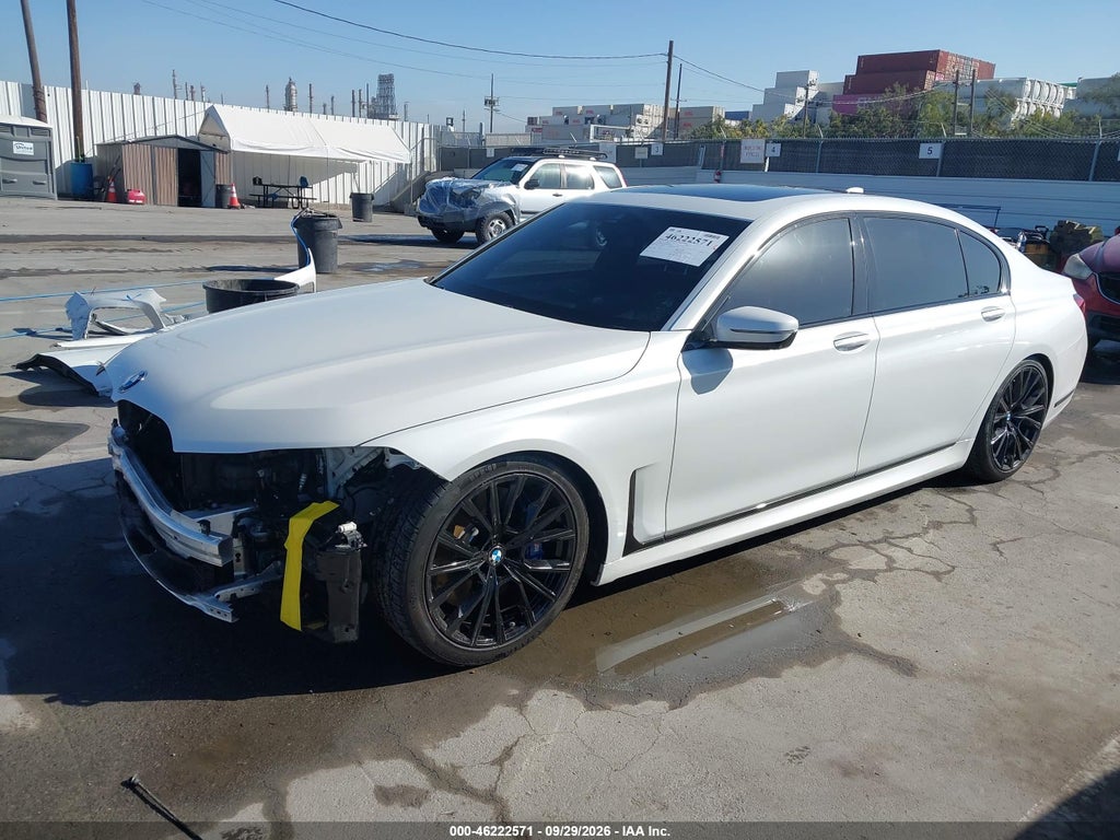 BMW 750 2022