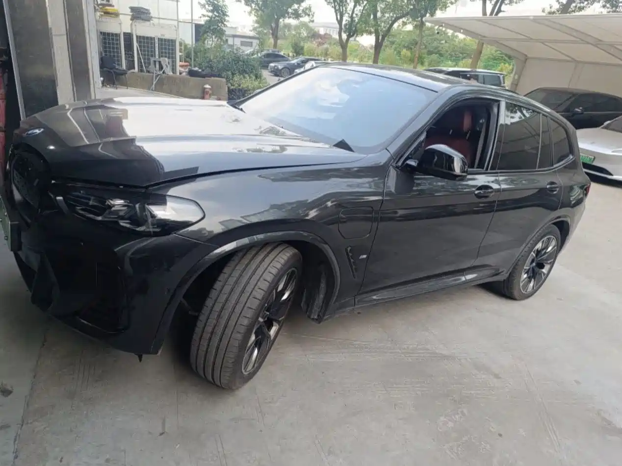 BMW iX3 2023