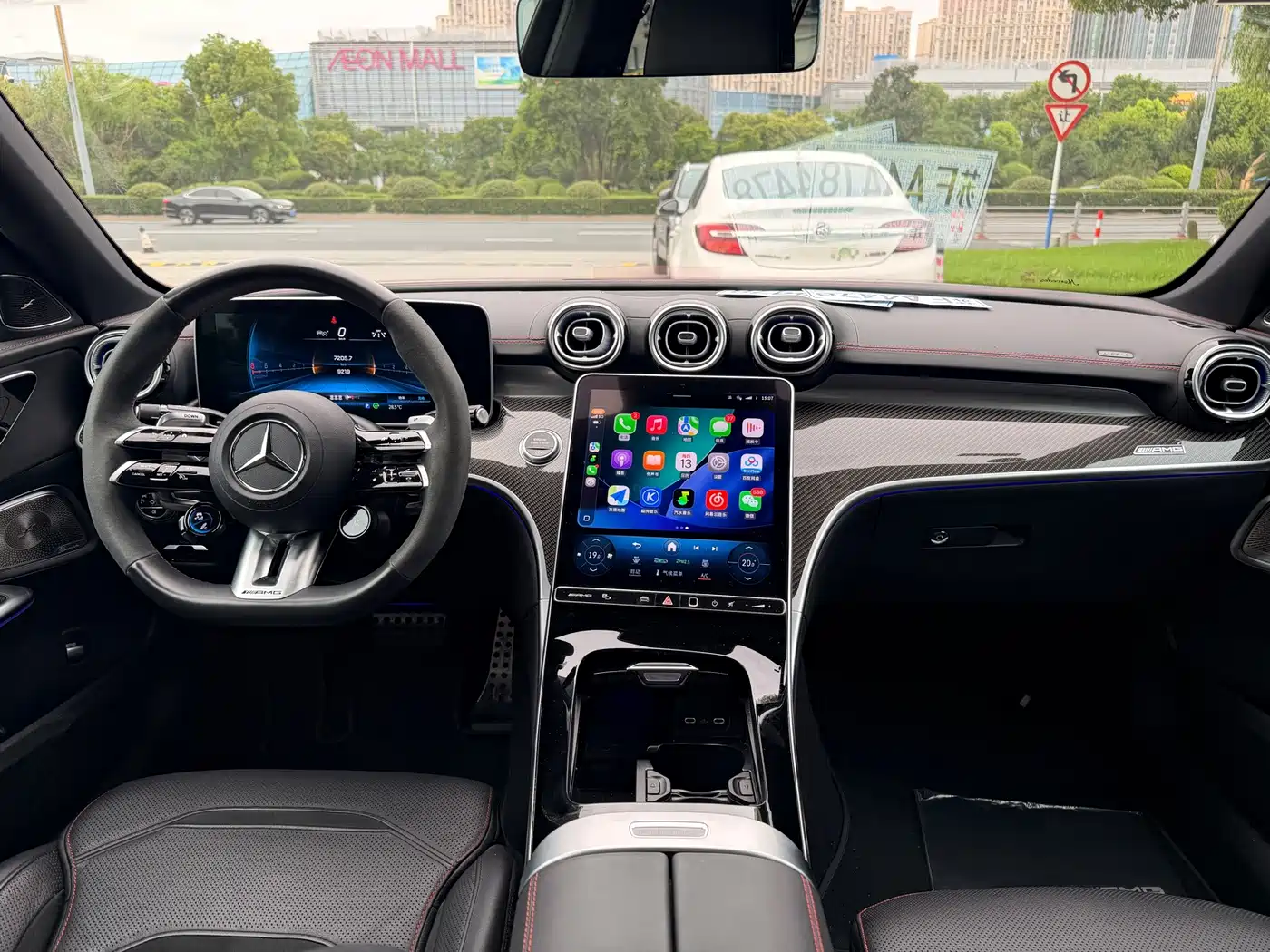 Mercedes-Benz C-Класс 2025