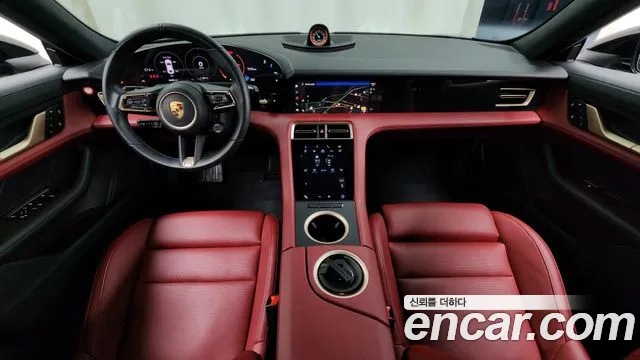 Porsche Taycan 2022