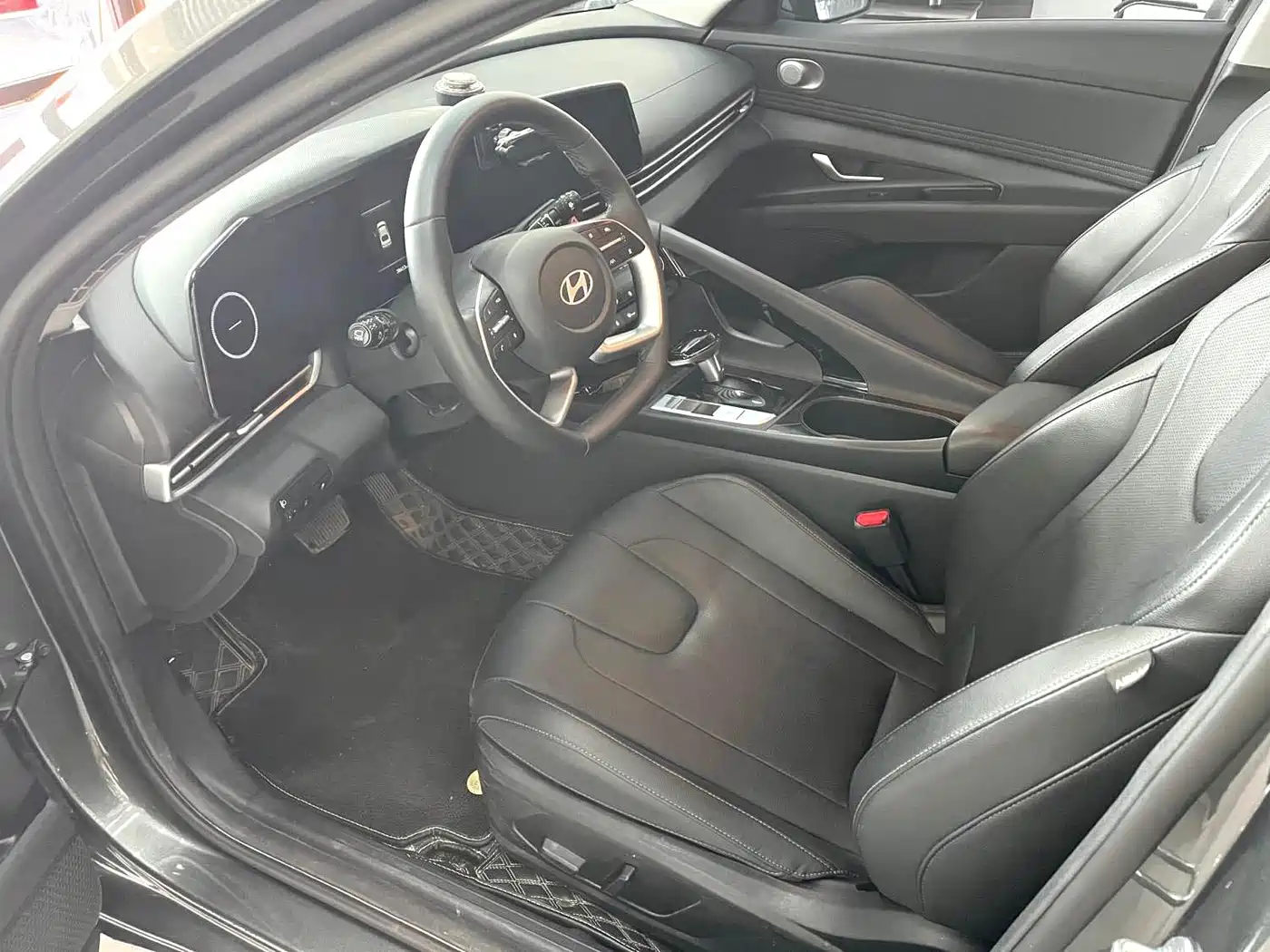Hyundai Elantra 2024