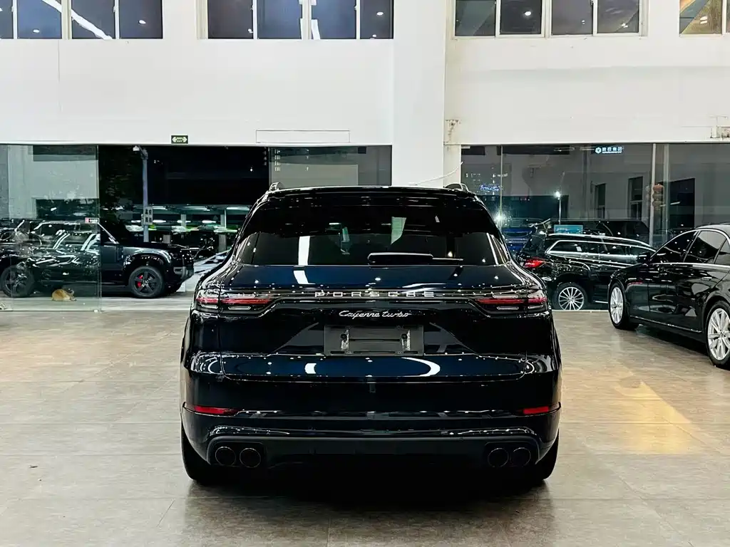 Porsche Cayenne 2021