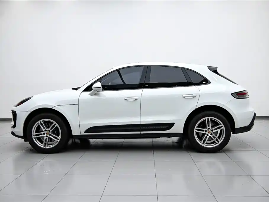 Porsche Macan 2025