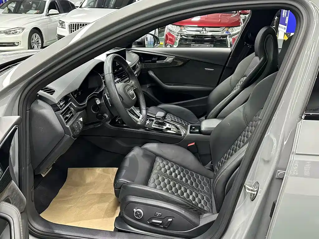 Audi RS 4 2021