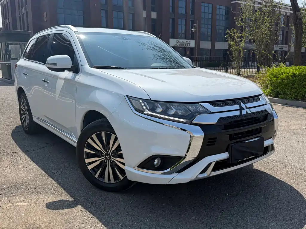 Mitsubishi Outlander 2022