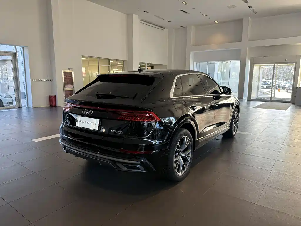 Audi Q8 2024