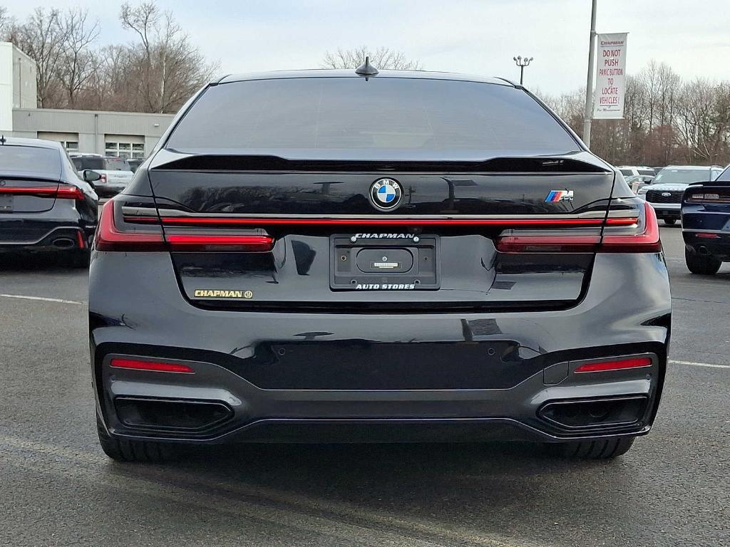 BMW 750 2022