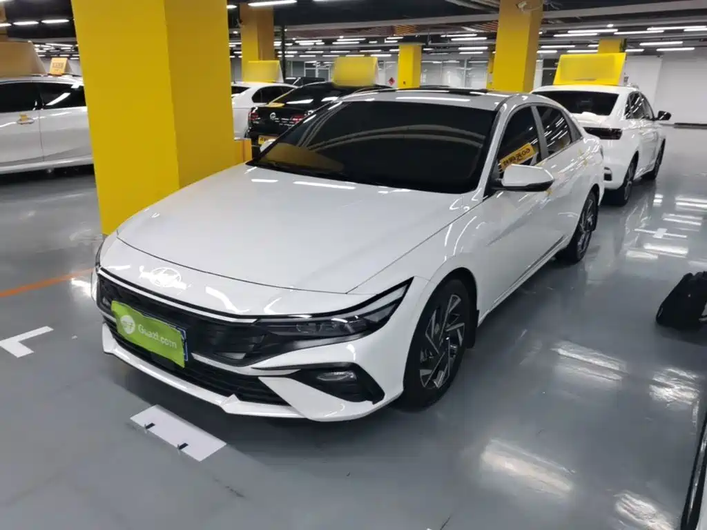 Hyundai Elantra 2025