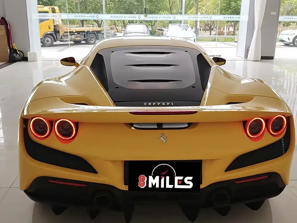 Ferrari F8 2023