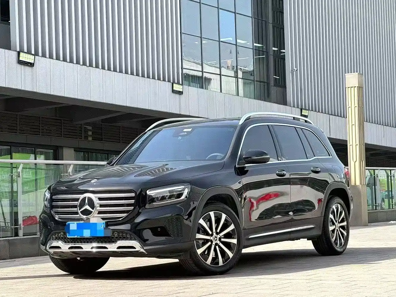 Mercedes-Benz GLB 2024