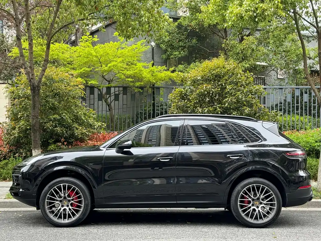 Porsche Cayenne 2022