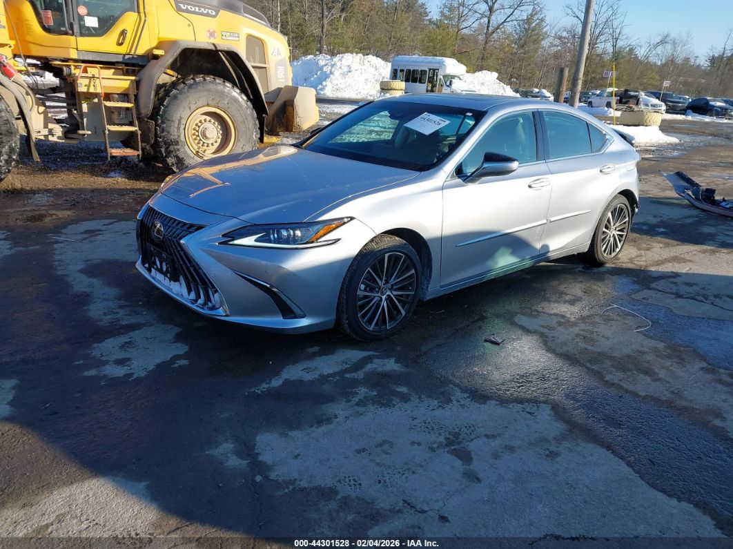 Lexus ES 2025