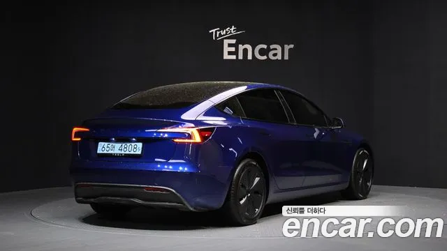 Tesla Model 3 2025
