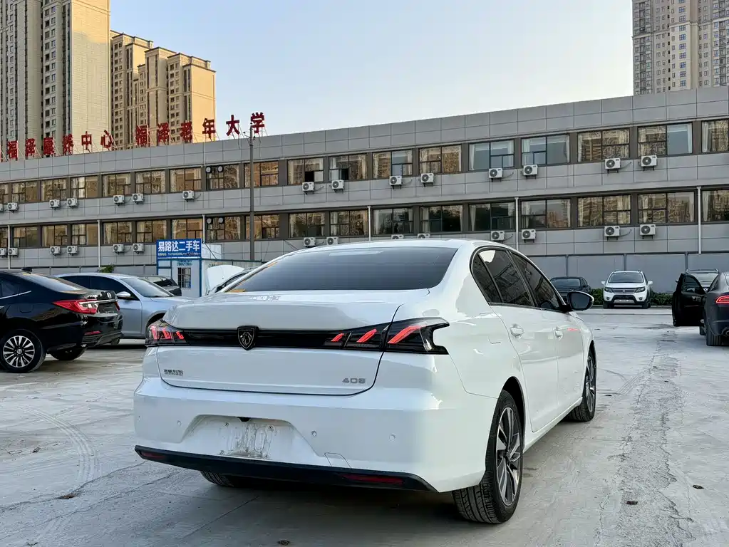 Peugeot 408 2025