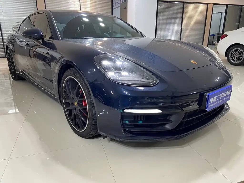 Porsche Panamera 2021