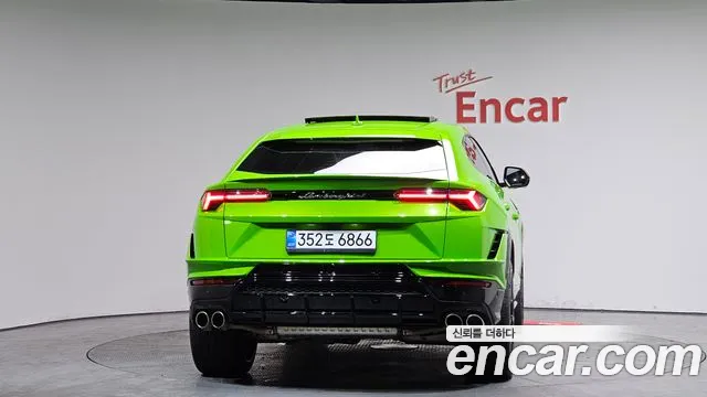 Lamborghini Urus 2024