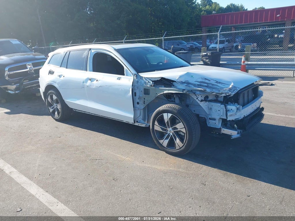 Volvo V60 Cross Country 2025