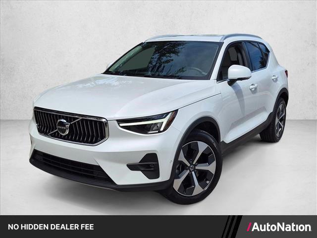 Volvo XC40 2025