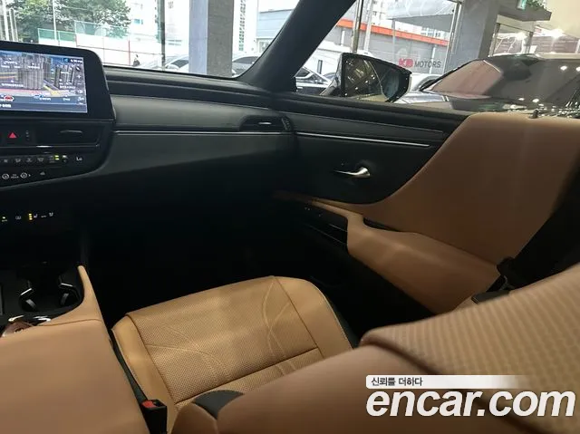Lexus ES 2024
