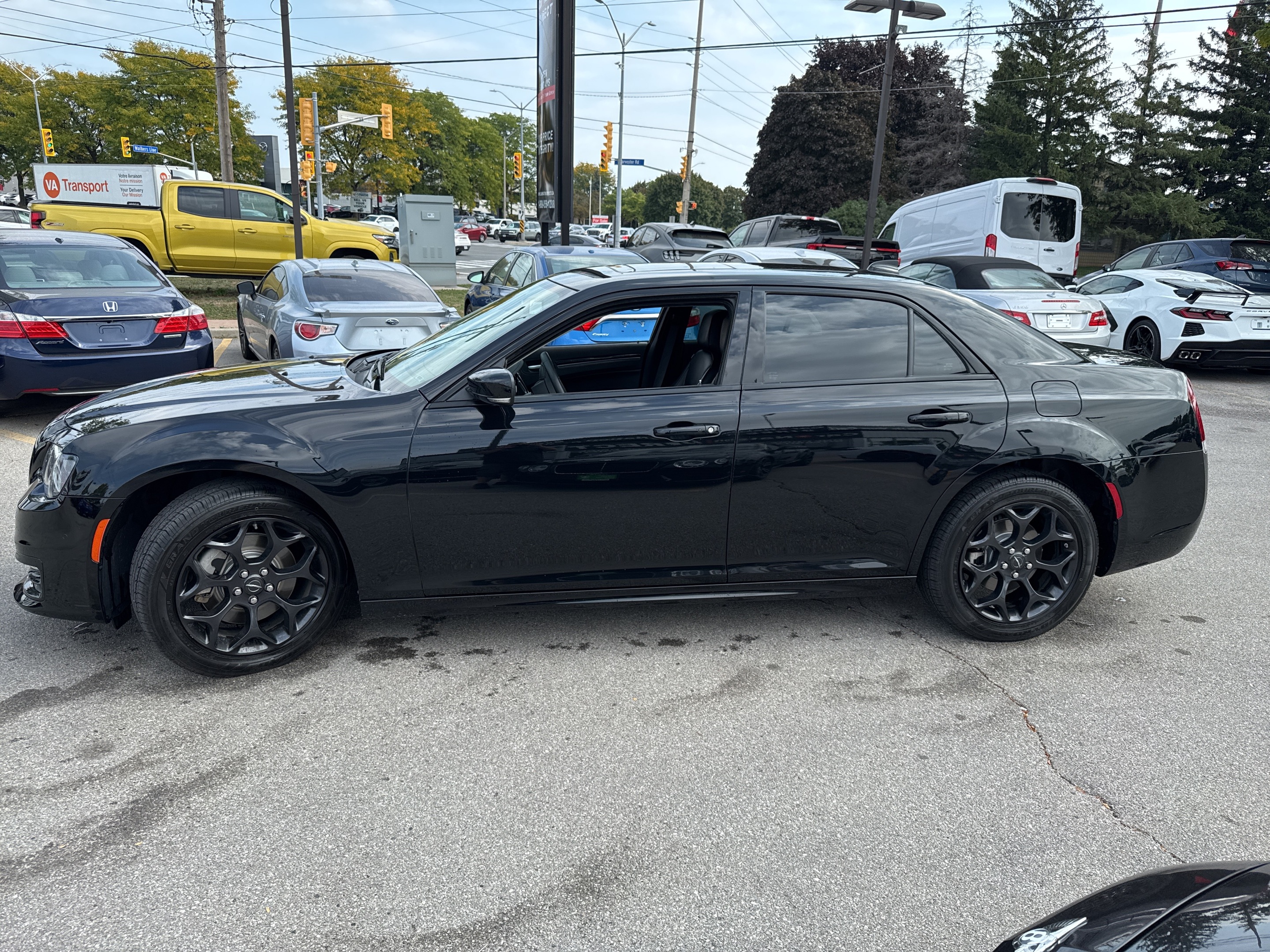 Chrysler 300 2023