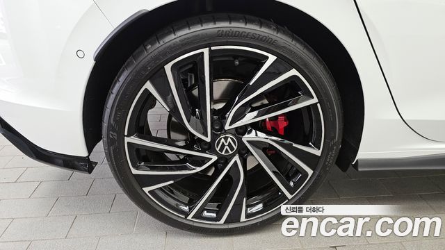 Volkswagen Golf 2024