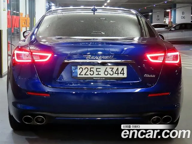 Maserati Ghibli 2021