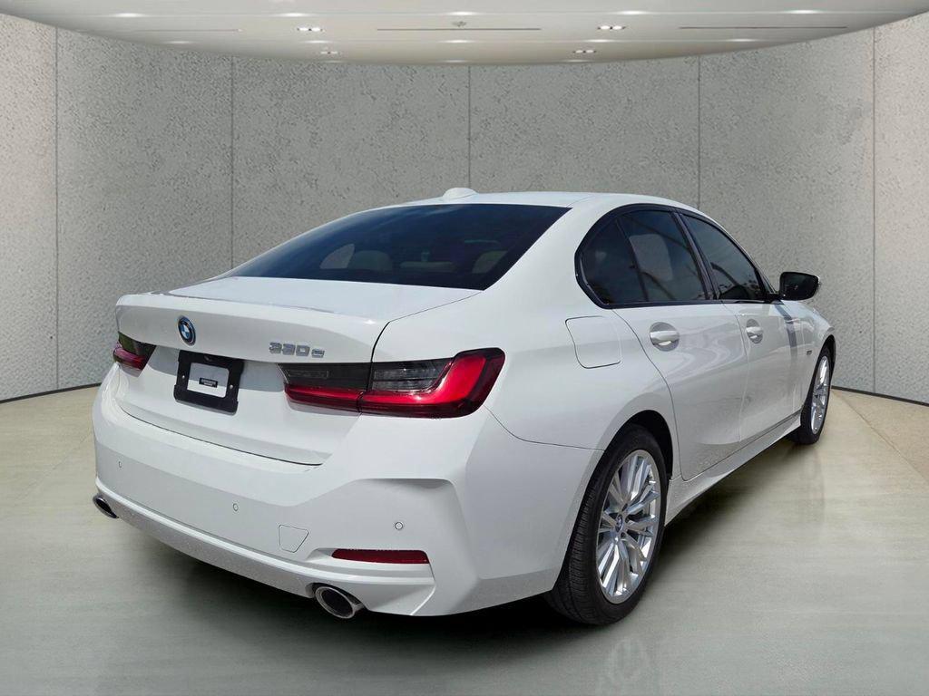 BMW 330 2023